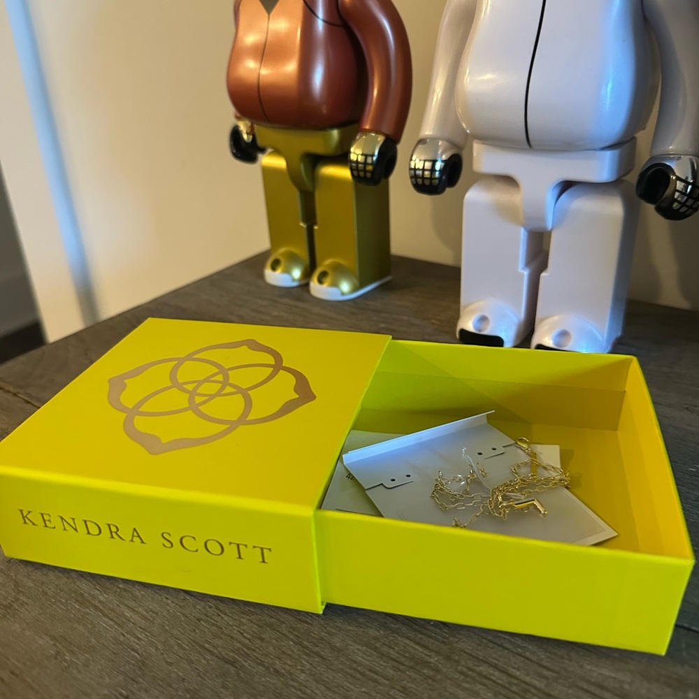 Kendra Scott initial Letter L necklace